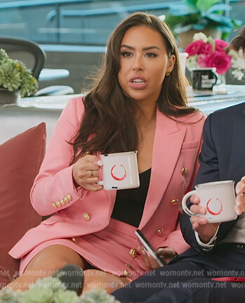 Kayla’s pink gold button blazer on Selling the OC