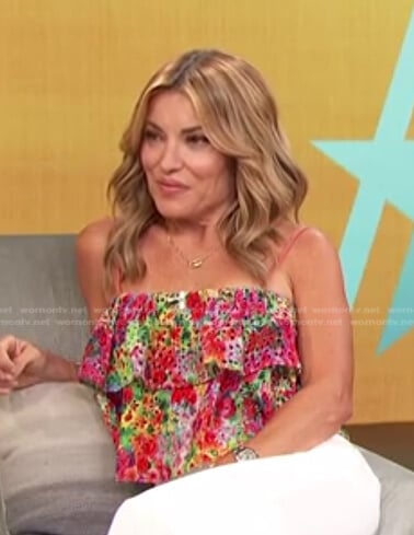 Kit’s floral ruffle cropped top on Access Hollywood