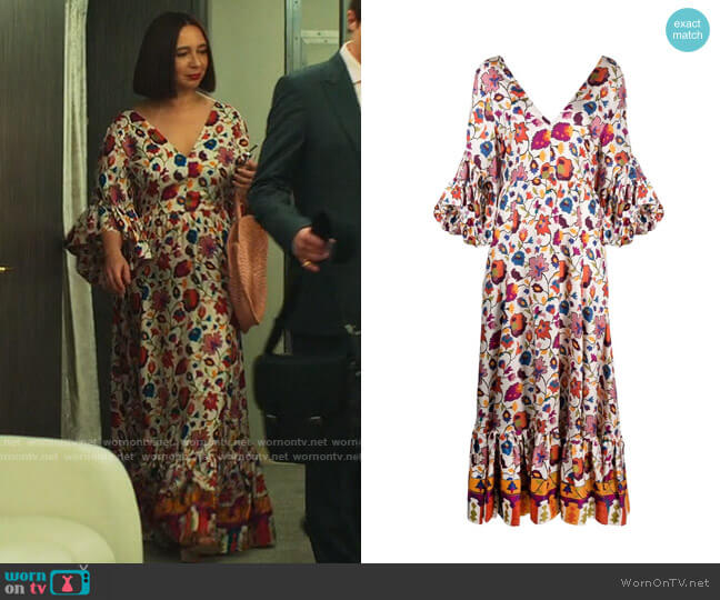 La DoubleJ Bella Dress in Maple worn by Molly Novak (Maya Rudolph) on Loot