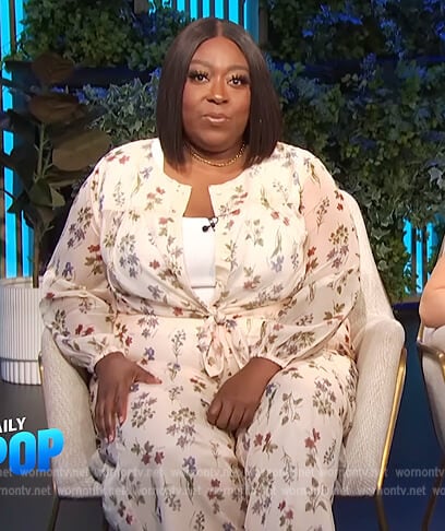 Loni’s floral print top and pants on E! News Daily Pop