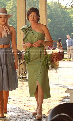 Mandy’s green ruffle one-shoulder dress on Dynasty