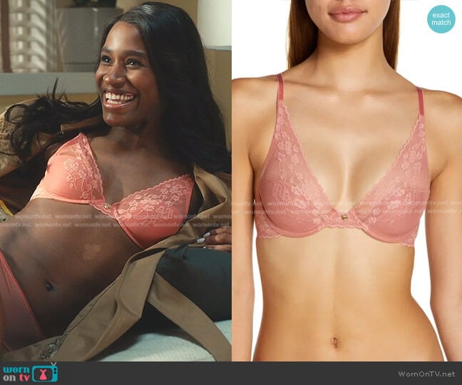 Natori Cherry Blossom Convertible Underwire Bra in Sandy Rose worn by Jessie (Nneka Okafor) on Everythings Trash