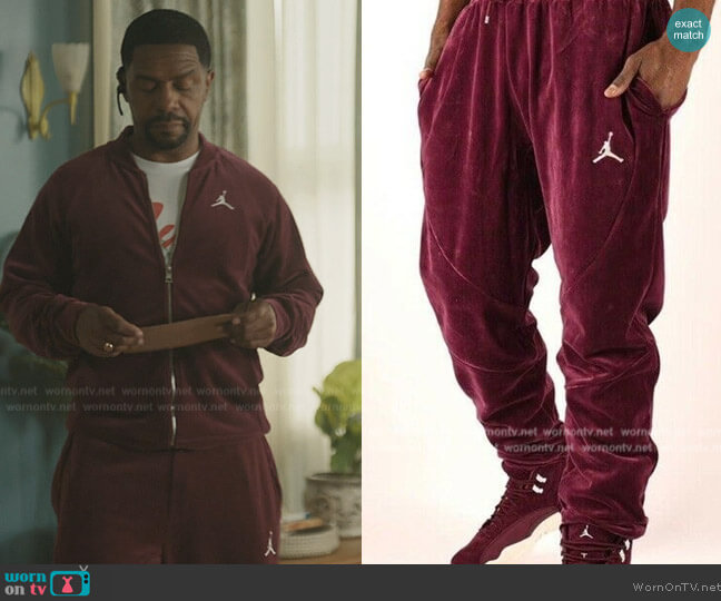 Air Jordan Velour Pants worn by (Rolando Boyce) on The Chi