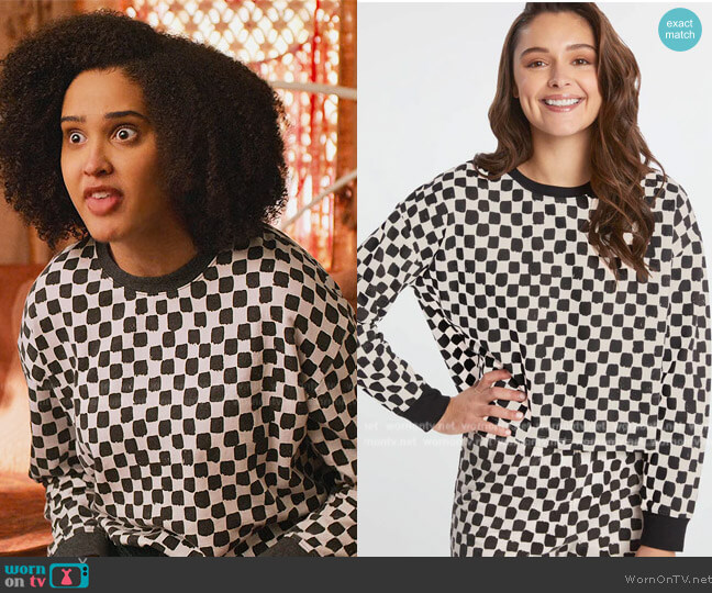 Margo Pullover worn by Fabiola Torres (Lee Rodriguez) on Never Have I Ever