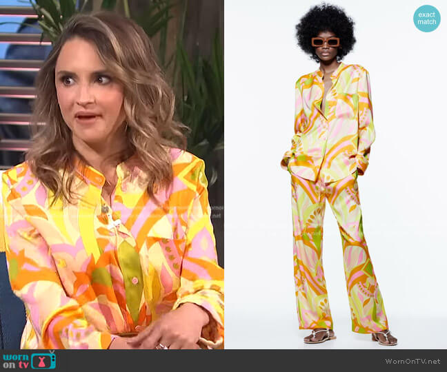 Zara Printed Shirt worn by Rachael Leigh Cook on E! News