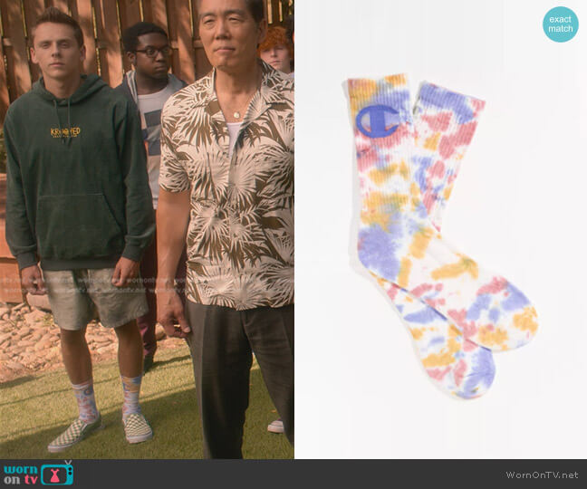 Champion Life Pink & Beige Tie Dye Crew Socks worn by Eli Hawk Moskowitz (Jacob Bertrand) on Cobra Kai