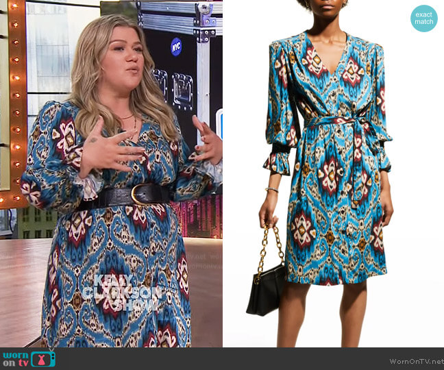 Finley Helena Printed V-Neck Shirtdress worn by Kelly Clarkson on The Kelly Clarkson Show