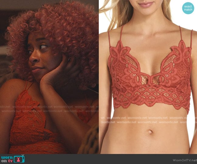 Free People Intimately FP Adella Longline Bralette worn by Phoebe (Phoebe Robinson) on Everythings Trash