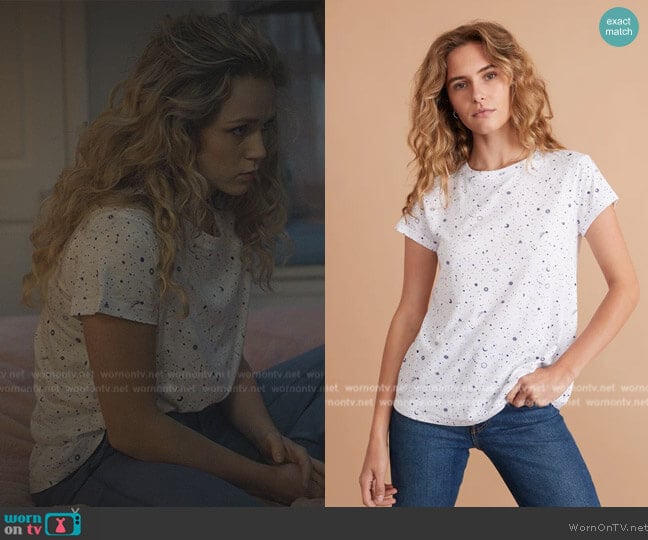 Marine Layer Swing Crew Tee in White Celestial Print worn by Courtney Whitemore (Brec Bassinger) on Stargirl