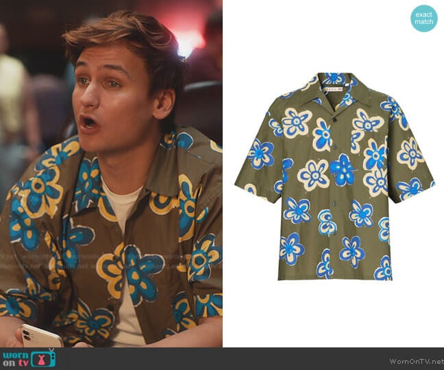Uniqlo x Marni Oversized Open Collar Shirt worn by Michael (Moses Storm) on Everythings Trash