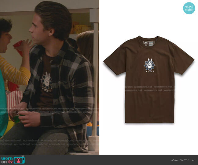 Vans Off The Wall Skate Classics Peace Tee worn by Robby Keene (Tanner Buchanan) on Cobra Kai