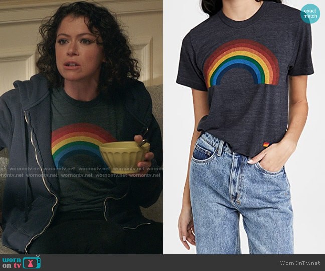Aviator Nation Rainbow Boyfriend Tee worn by Jennifer Walters (Tatiana Maslany) on She-Hulk Attorney at Law