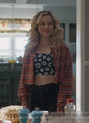 Courtney’s black jeans on Stargirl