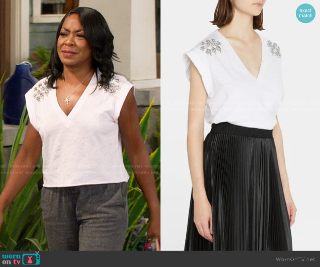 Cinq a Sept Bella V-neck Tee worn by Tina Butler (Tichina Arnold) on The Neighborhood