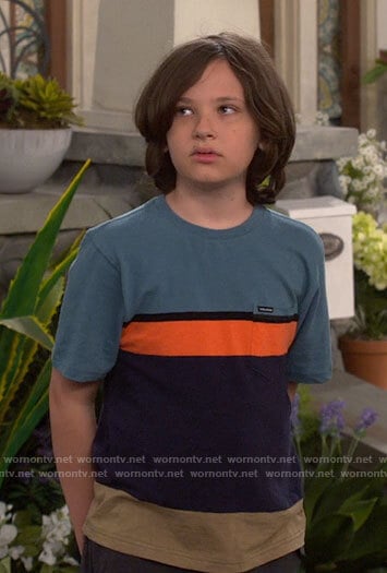 Grover’s colorblock t-shirt on The Neighborhood
