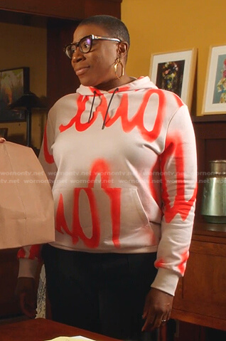 hen’s pink graffiti print hoodie on 9-1-1