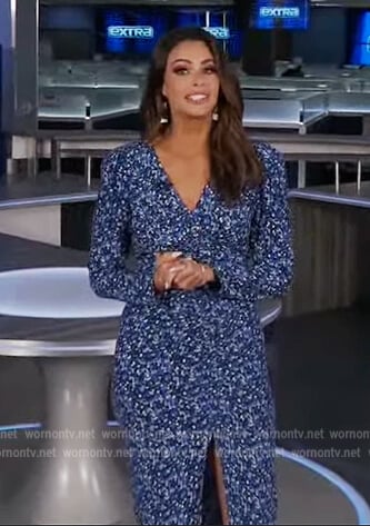 Jennifer’s blue floral print dress on Extra