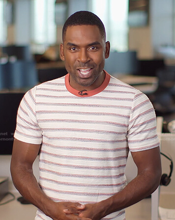 Justin’s white striped tee on E! News Nightly Pop