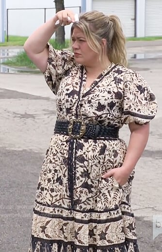 Kelly’s floral print midi dress on The Kelly Clarkson Show