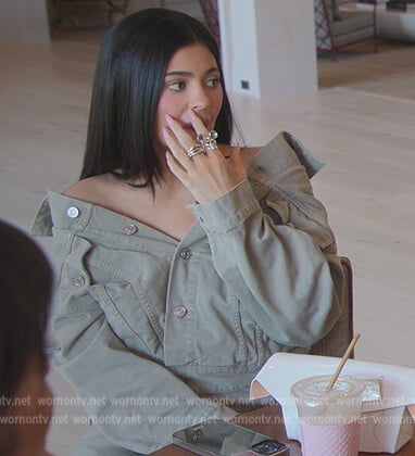 Kylie’s skull ring on The Kardashians