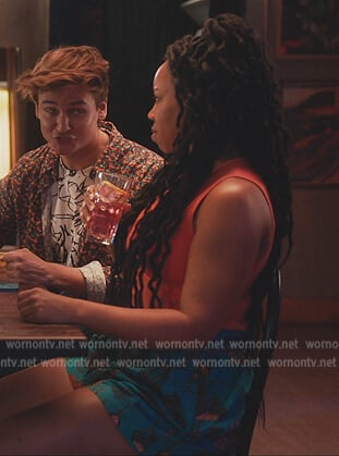 Malika’s blue floral print shorts on Everythings Trash