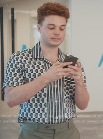 Printed button down shirt on Everythings Trash