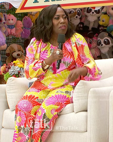 Sheryl floral print top and pants on The Talk