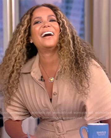 Sunny’s belted pleated top on The View