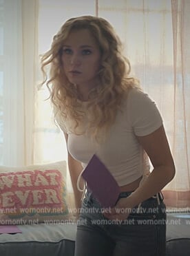 Courtney’s white ruched sides tee on Stargirl