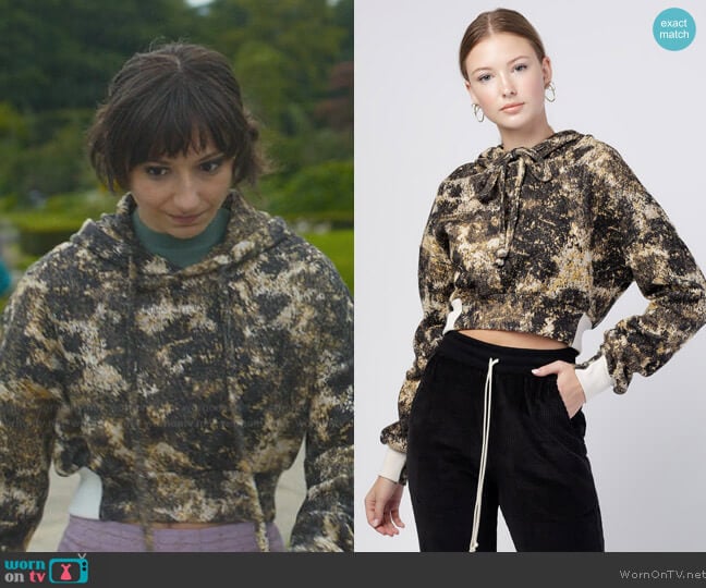 Twenty Montreal Mount Royal Jacquard Cropped Hoodie worn by Musa (Elisha Applebaum) on Fate The Winx Saga