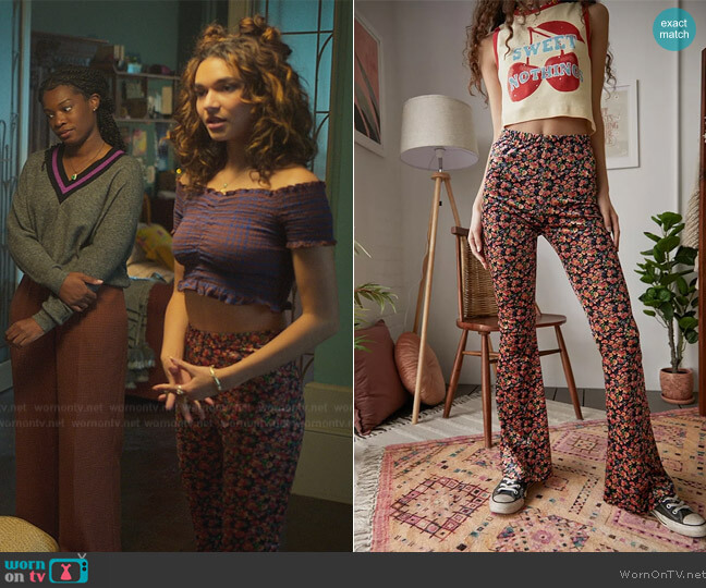 Urban Outfitters Archive Floral Velvet Flare Trousers worn by Flora (Paulina Chavez) on Fate The Winx Saga