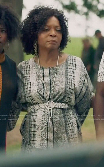 Violet’s printed top and pants set on Queen Sugar