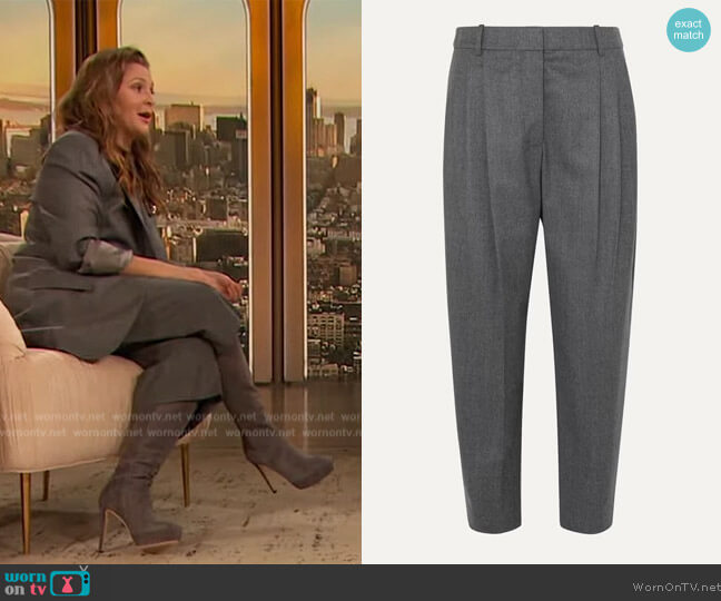 Stella McCartney Cropped pleated wool tapered pants worn by Drew Barrymore on The Drew Barrymore Show