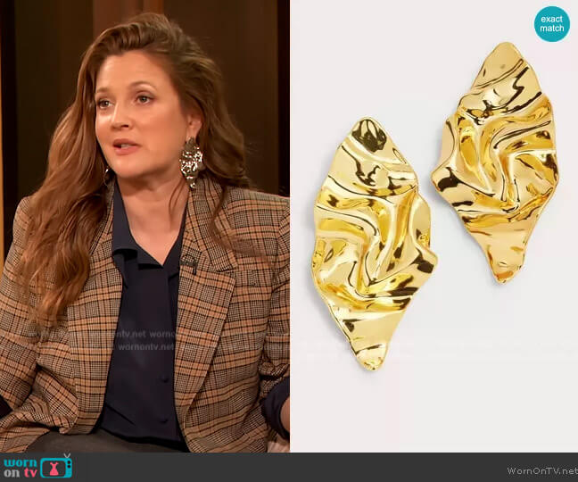 Alexis Bittar Crumpled Gold Large Post Earrings worn by Drew Barrymore on The Drew Barrymore Show