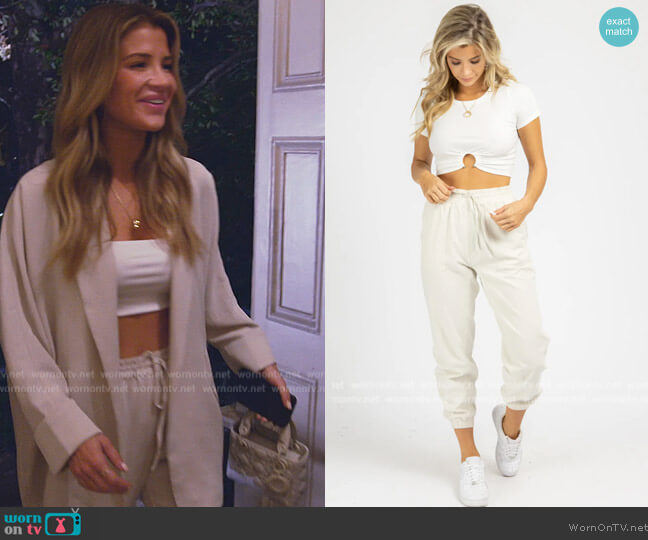 L'Abeye Ecru Woven Twill Pocket Joggers worn by Naomie Olindo on Southern Charm