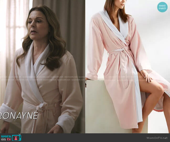 Kassatex Spa Luxury Robes worn by Kit Voss (Jane Leeves) on The Resident