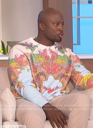 Akbar’s map print sweatshirt on The Talk