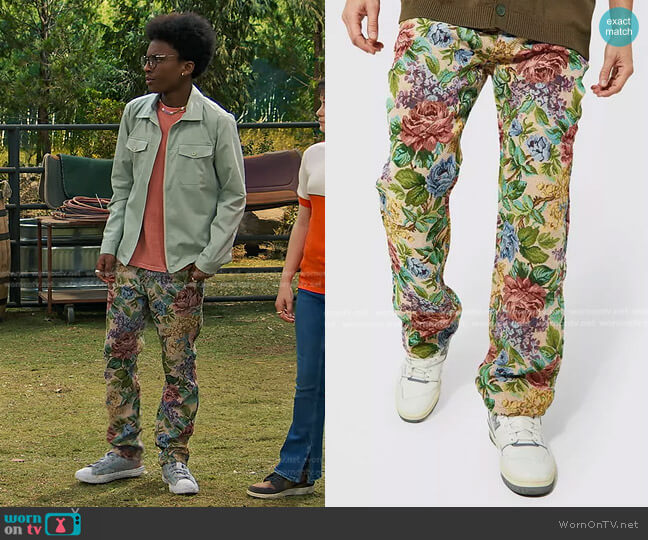 Boohoo Relaxed Fit Tapestry Jeans worn by Noah Lambert (Israel Johnson) on Bunkd