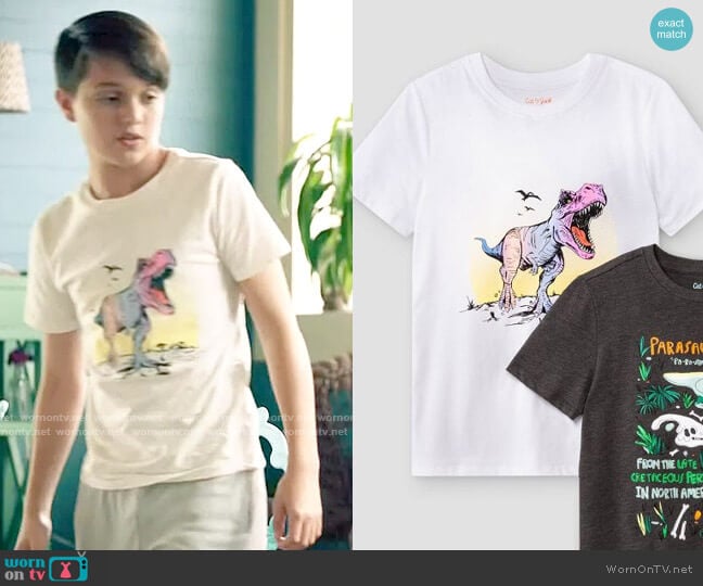 Cat & Jack 2pk Short Sleeve Graphic T-Shirt worn by Dante Avila (Adan Maverick Carcaño) on Queen Sugar