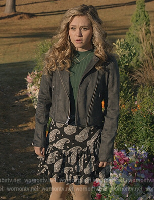 Courtney’s black paisley print skirt on Stargirl