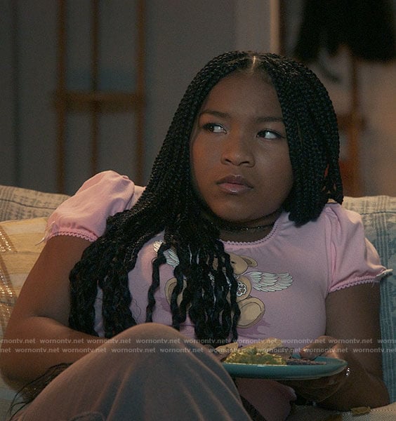 Delilah’s pink angel teddy tee on The Equalizer