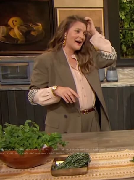 Drew’s khaki double breasted blazer on The Drew Barrymore Show