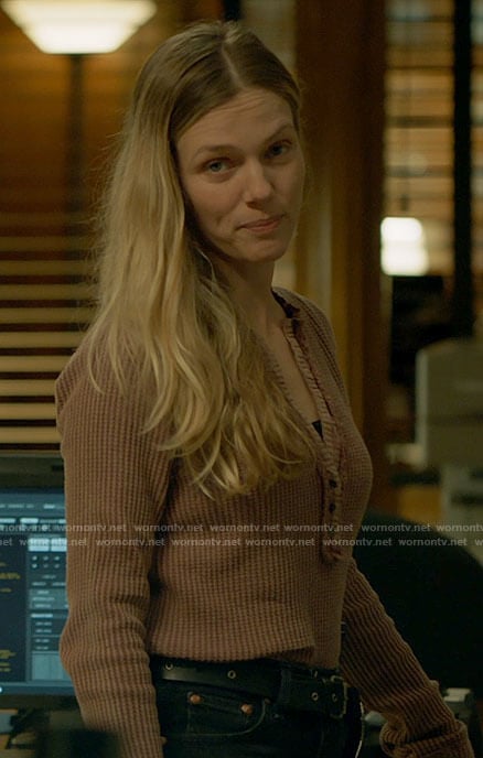 Hailey’s thermal top on Chicago PD