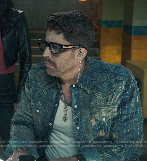 Harry’s distressed denim shirt jacket on The Equalizer