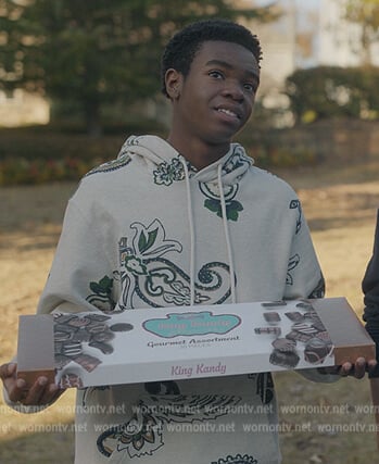 Jakeem’s white paisley hoodie on Stargirl
