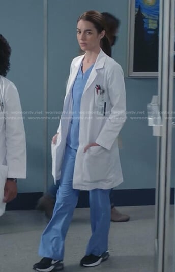 Jules’ black sneakers on Greys Anatomy