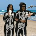 Kelly and Ryan’s skeleton onesie on Live with Kelly and Ryan