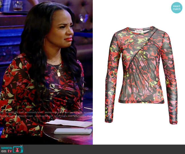 Open Edit Ruched Mesh Top in Pink Floral Geo worn by Randi (Kyla Pratt) on Call Me Kat