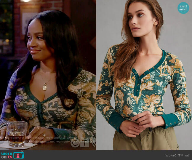 Pilcro Waffle Henley Top in Green Motif worn by Randi (Kyla Pratt) on Call Me Kat