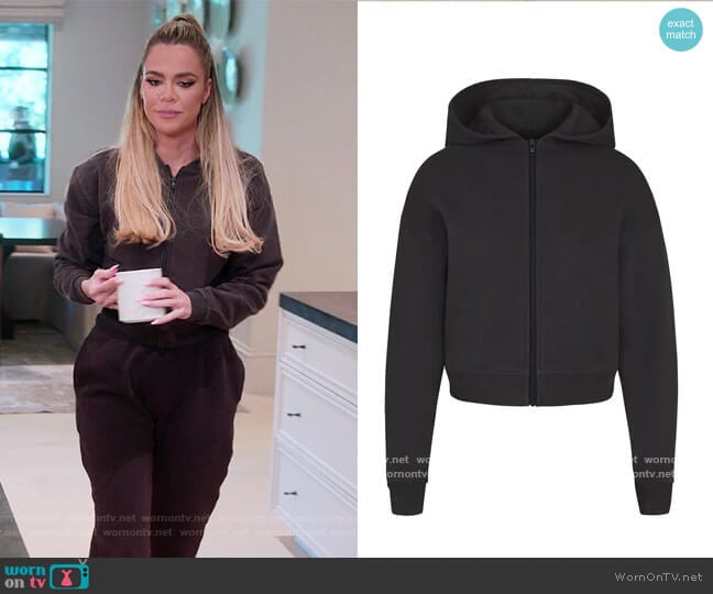 Skims Outdoor Fleece Sweater worn by Khloe Kardashian (Khloe Kardashian) on The Kardashians